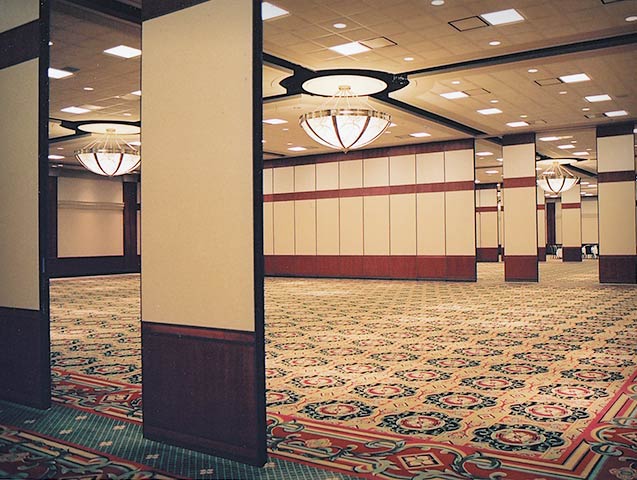 moderco-folding-walls-and-accordion-partitions_04