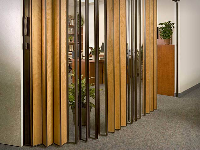woodfold-folding-walls-and-accordion-partitions_06